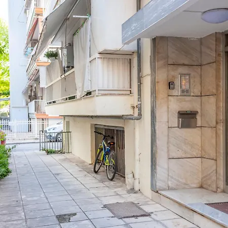 Mazi Charilaou 2,3 Apartment